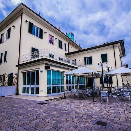 Hotel Butterfly - We Suite Torre del Lago Puccini Εξωτερικό φωτογραφία